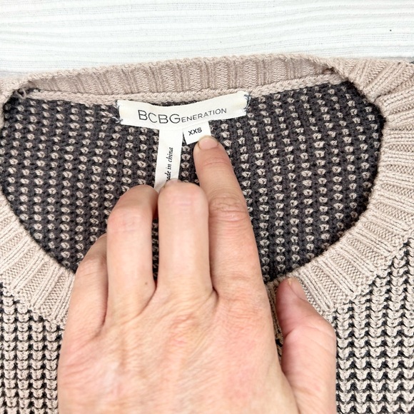 BCBGeneration Knit Sweater Cotton Long Sleeved in Warm Sand Combo Oversized Fit - Picture 7 of 11